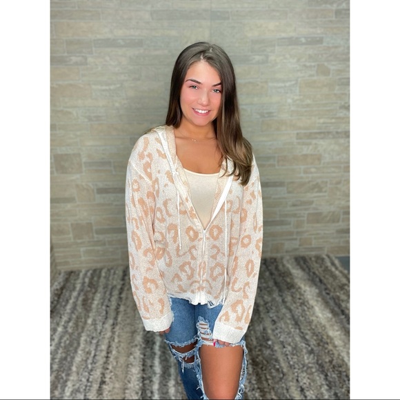 Show Your Spots Zip Up Sweater - Picture 2 of 4